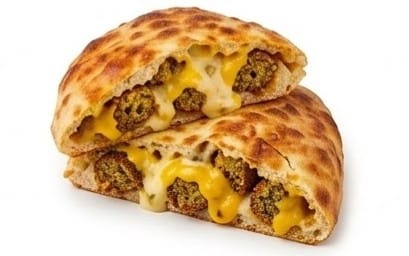 Bagdad-Sandwich - Käse, Falafel und irakische Amba-Mangosoße bei Bella Pizza